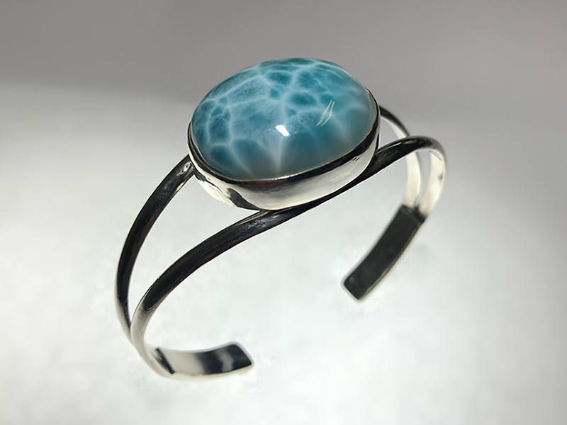 larimar_brace_2_1.png