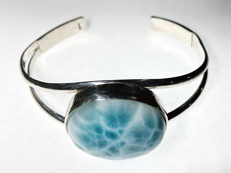 larimar_brace_2_4.png