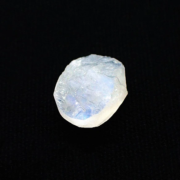 white_labradorite_2_3.png